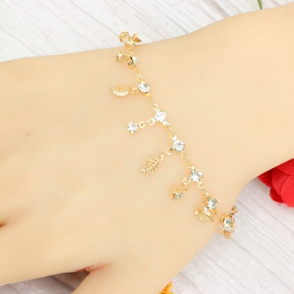 "Trendy Handmade Bracelet – A Thoughtful Gift for Girls & Women | UNVRC1266 - Picture 3 of 10